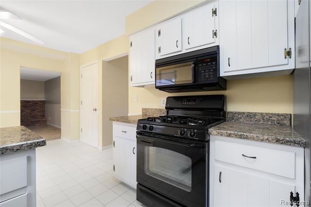 14408 Mccaslin Lake Road, Linden, MI 48451