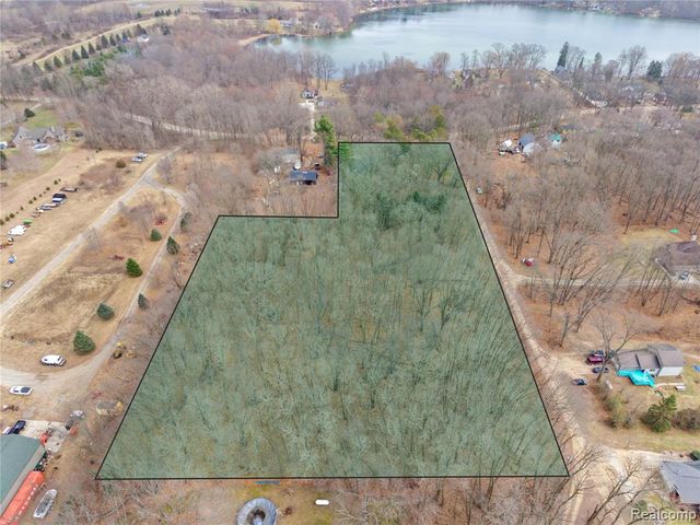 14408 Mccaslin Lake Road, Linden, MI 48451