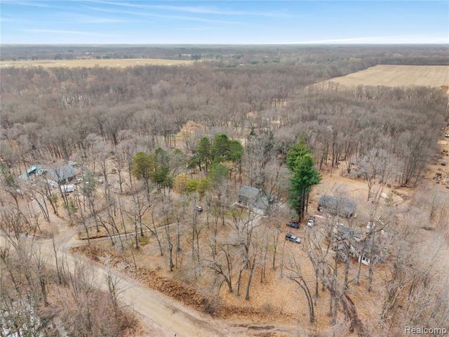 14408 Mccaslin Lake Road, Linden, MI 48451