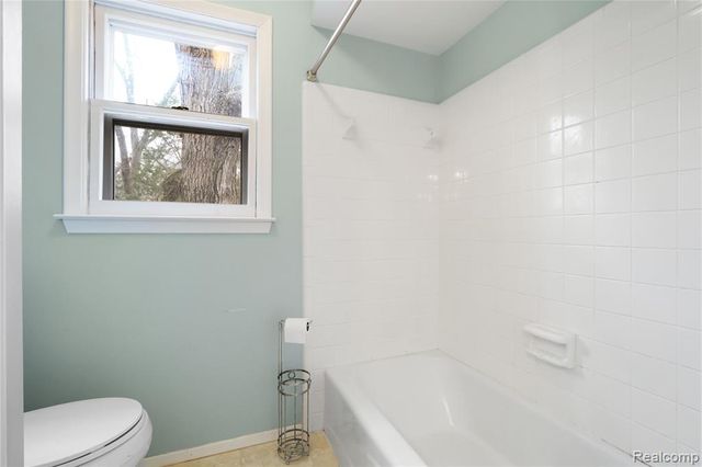 14408 Mccaslin Lake Road, Linden, MI 48451