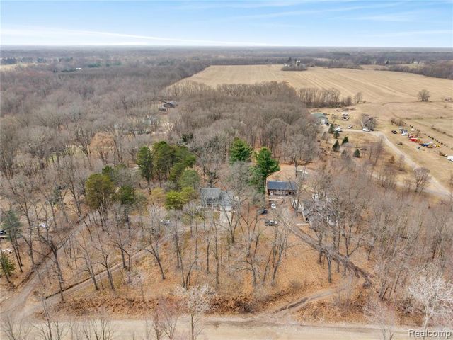 14408 Mccaslin Lake Road, Linden, MI 48451