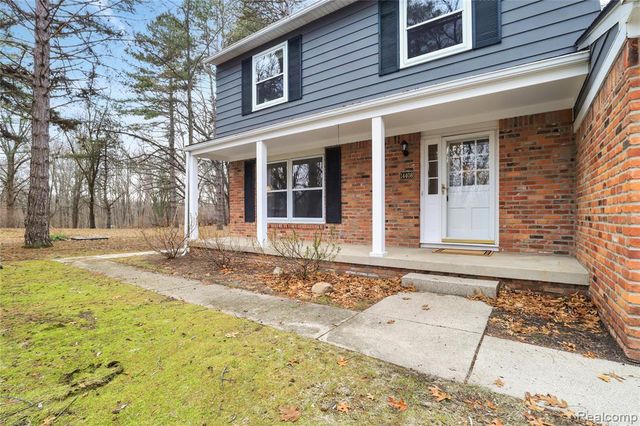 14408 Mccaslin Lake Road, Linden, MI 48451