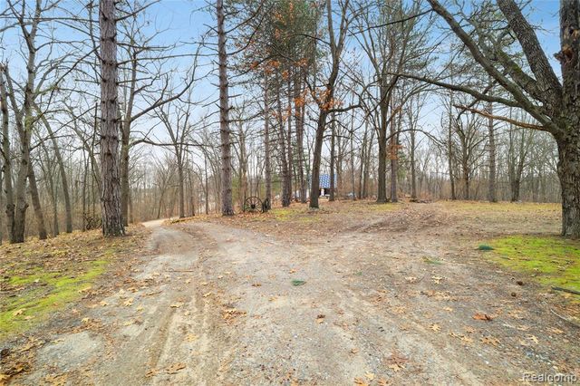 14408 Mccaslin Lake Road, Linden, MI 48451