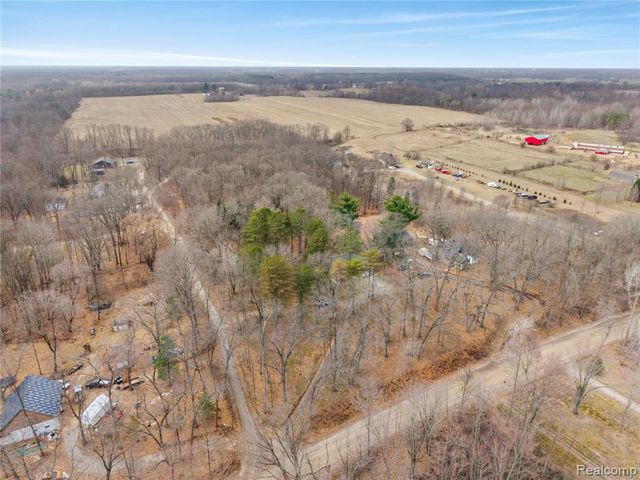 14408 Mccaslin Lake Road, Linden, MI 48451