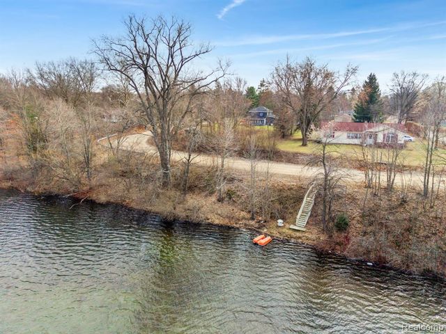 14408 Mccaslin Lake Road, Linden, MI 48451