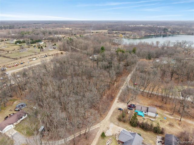14408 Mccaslin Lake Road, Linden, MI 48451