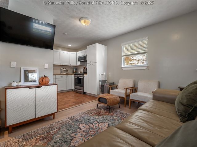 612 Rocky Step Drive, Scott Depot, WV 25560