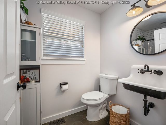 612 Rocky Step Drive, Scott Depot, WV 25560