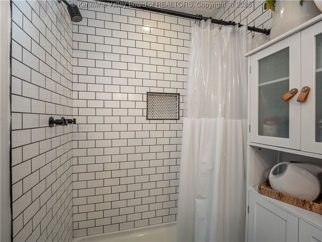 612 Rocky Step Drive, Scott Depot, WV 25560