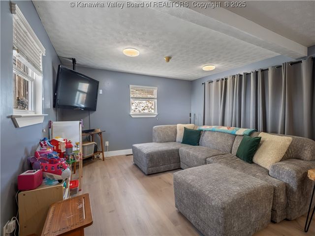 612 Rocky Step Drive, Scott Depot, WV 25560