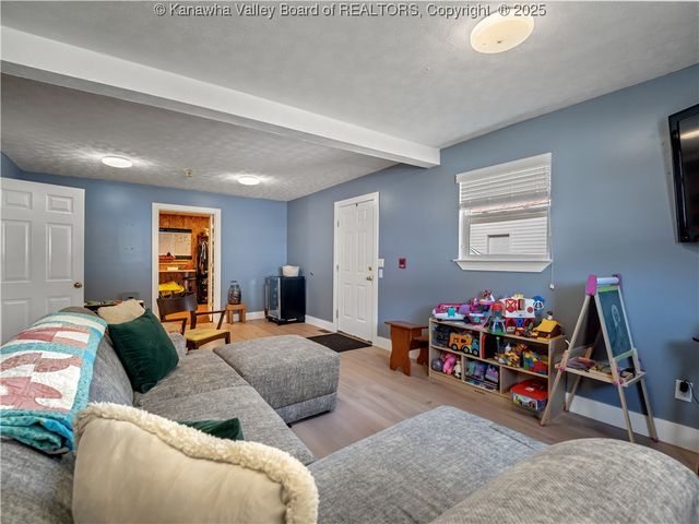 612 Rocky Step Drive, Scott Depot, WV 25560