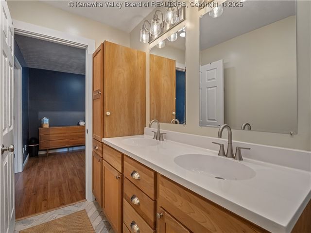 612 Rocky Step Drive, Scott Depot, WV 25560