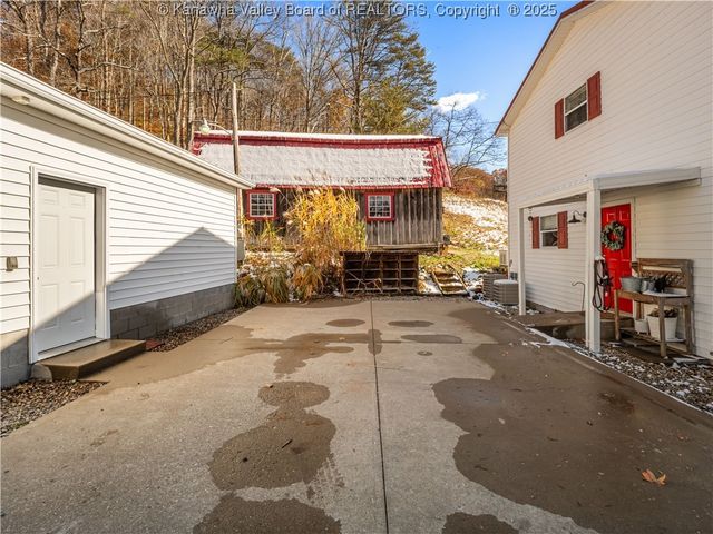 612 Rocky Step Drive, Scott Depot, WV 25560