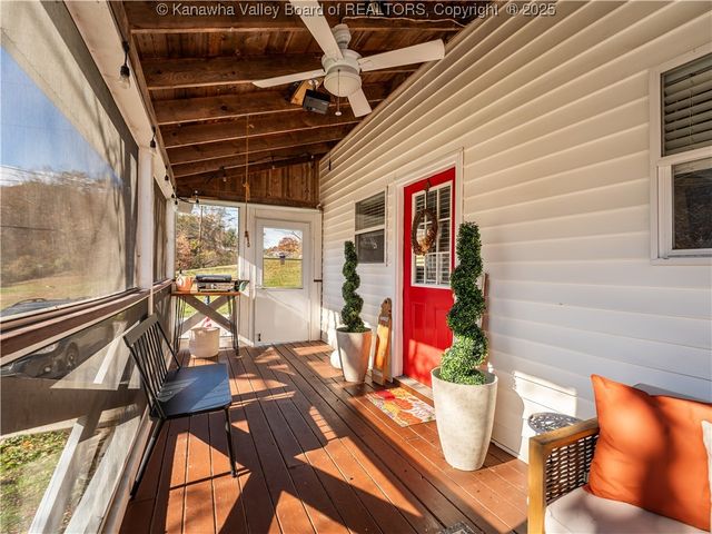 612 Rocky Step Drive, Scott Depot, WV 25560