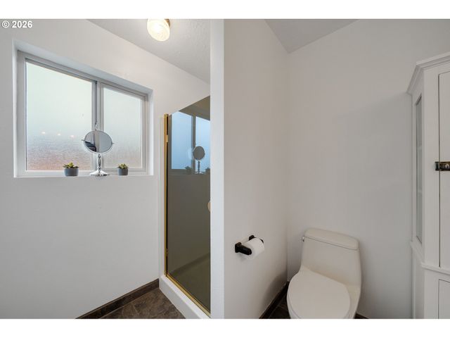 1801 Nw DOLPHIN Ln, Waldport, OR 97394