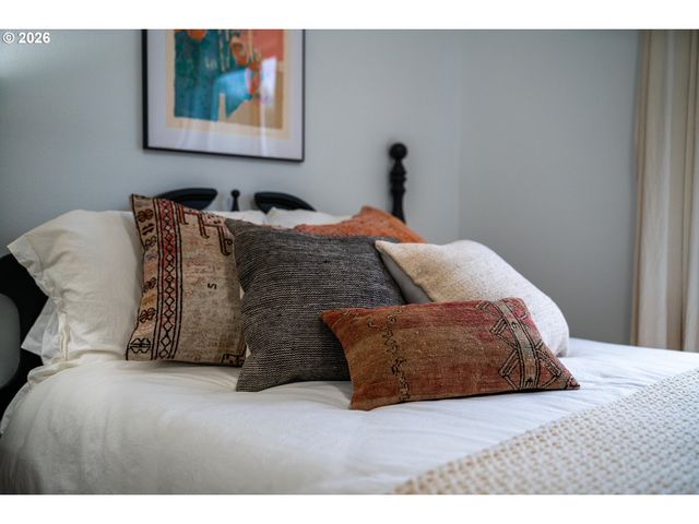 1801 Nw DOLPHIN Ln, Waldport, OR 97394