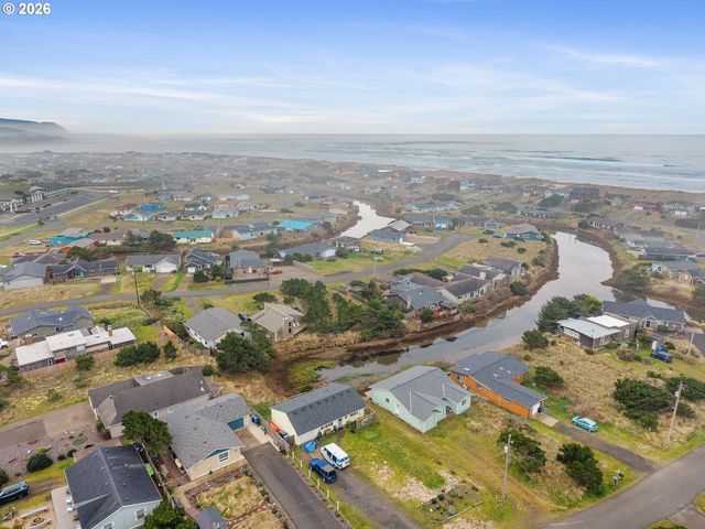 1801 Nw DOLPHIN Ln, Waldport, OR 97394