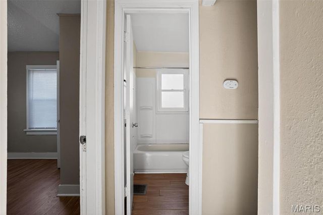 309 N Floridale Avenue, St Louis, MO 63135