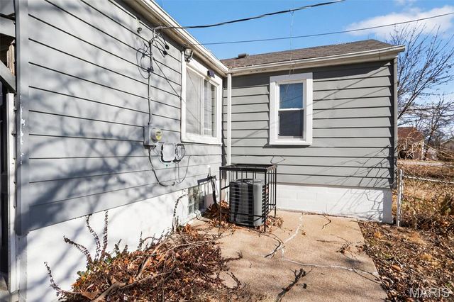 309 N Floridale Avenue, St Louis, MO 63135