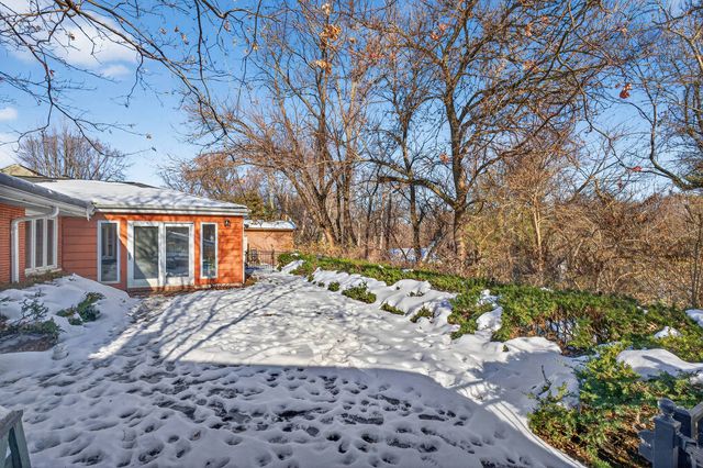 3232 26th Street, Moline, IL 61265