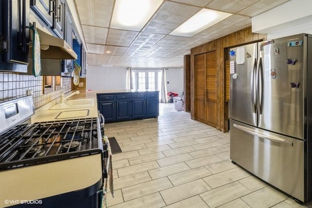 2230 N 75th Avenue, Elmwood Park, IL 60707