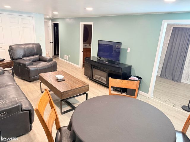 23148 Port Street, Saint Clair Shores, MI 48082
