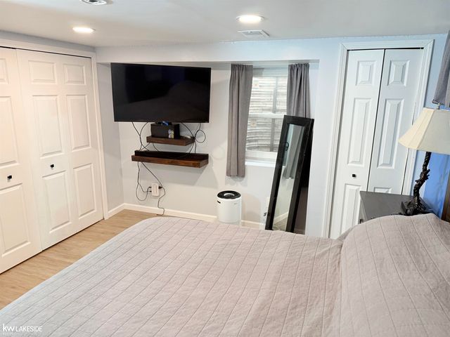 23148 Port Street, Saint Clair Shores, MI 48082