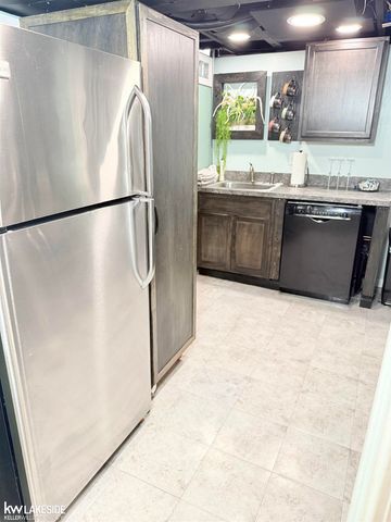 23148 Port Street, Saint Clair Shores, MI 48082