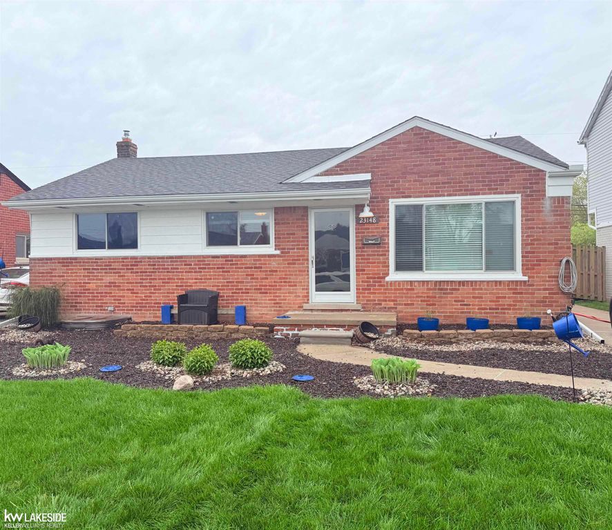 23148 Port Street, Saint Clair Shores, MI 48082