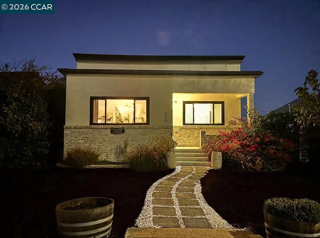 Image 2 of property listing at 620 Kentucky St, Vallejo, CA 94590