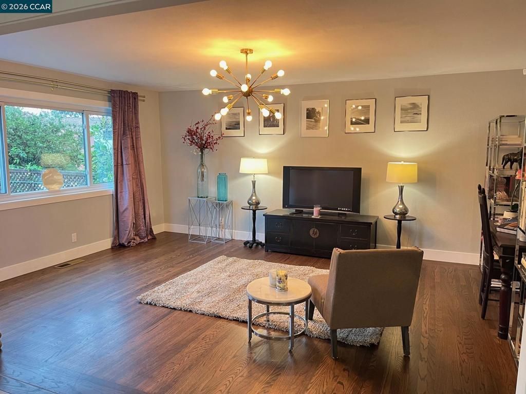 Image 9 of property listing at 620 Kentucky St, Vallejo, CA 94590