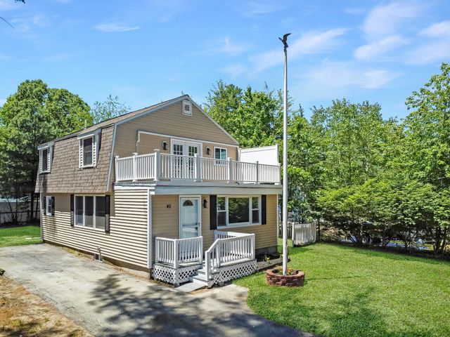 40 Grove Avenue, Salem, NH 03079