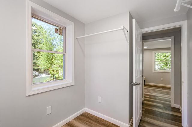 40 Grove Avenue, Salem, NH 03079
