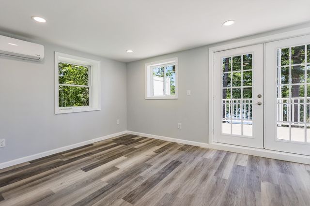40 Grove Avenue, Salem, NH 03079
