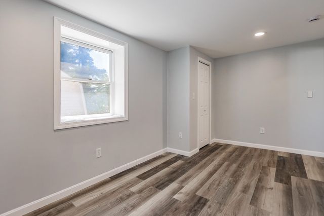 40 Grove Avenue, Salem, NH 03079