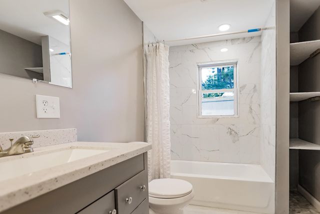 40 Grove Avenue, Salem, NH 03079