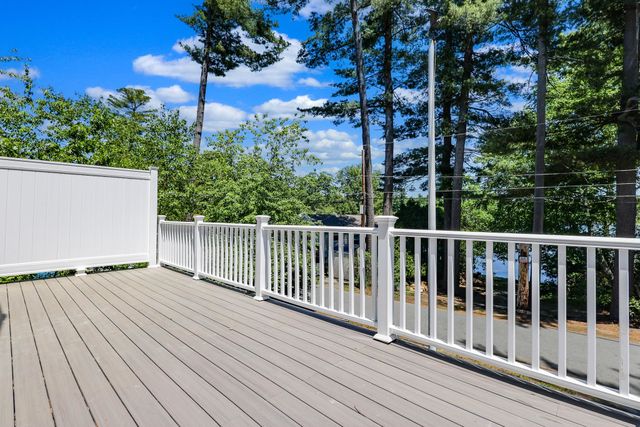 40 Grove Avenue, Salem, NH 03079
