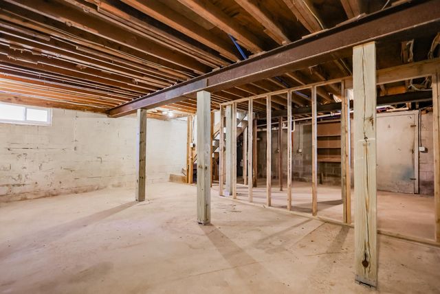 40 Grove Avenue, Salem, NH 03079