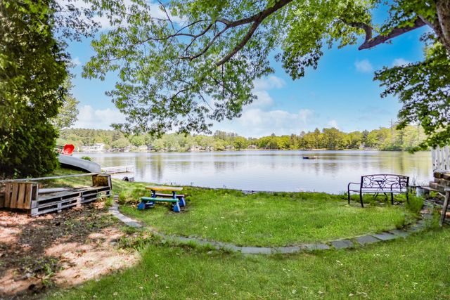 40 Grove Avenue, Salem, NH 03079