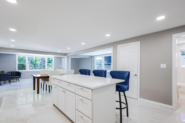 40 Grove Avenue, Salem, NH 03079