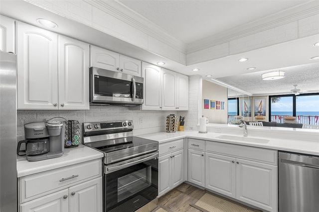 4800 Highway A1A None 211, Vero Beach, FL 32963