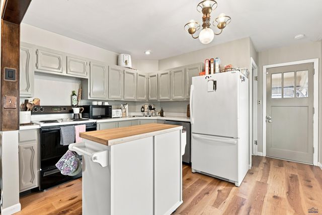 406 E WATERLOO, Rapid City, SD 57701