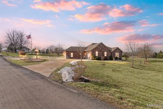 3303 Nottoway Avenue, Godfrey, IL 62035