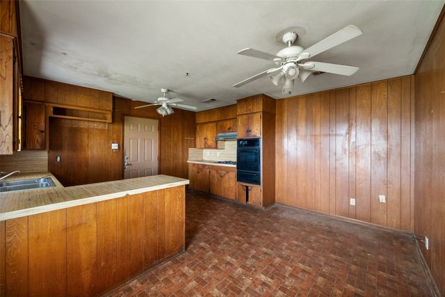 627 FM 633, Kerens, TX 75144