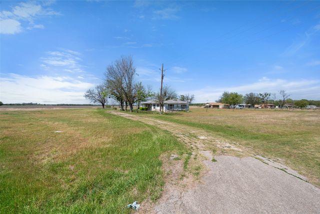 627 FM 633, Kerens, TX 75144