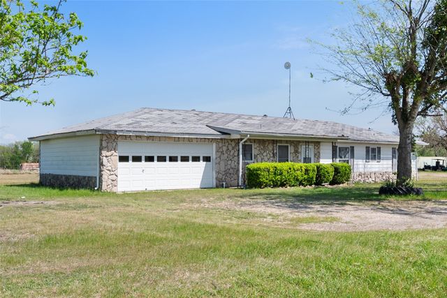 627 FM 633, Kerens, TX 75144