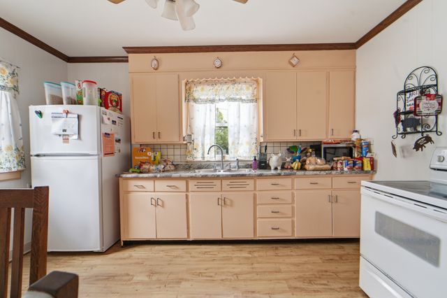 2262 Easton Boulevard, Des Moines, IA 50317