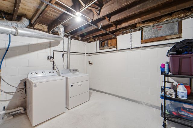 2262 Easton Boulevard, Des Moines, IA 50317