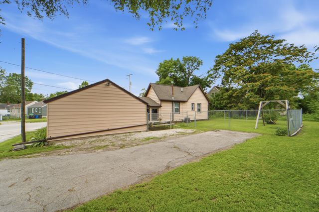 2262 Easton Boulevard, Des Moines, IA 50317