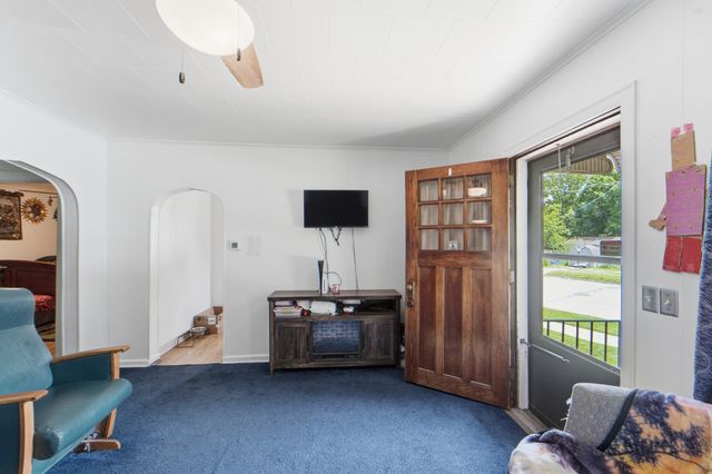 2262 Easton Boulevard, Des Moines, IA 50317